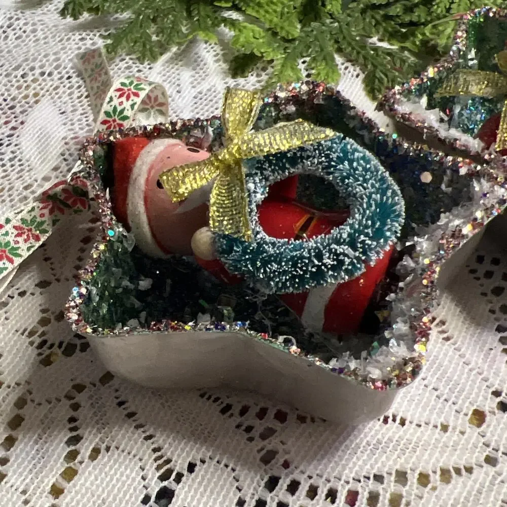 Vintage Star Tart Tins Set/2 Santa Mrs Claus Diorama Mid Century Ornaments